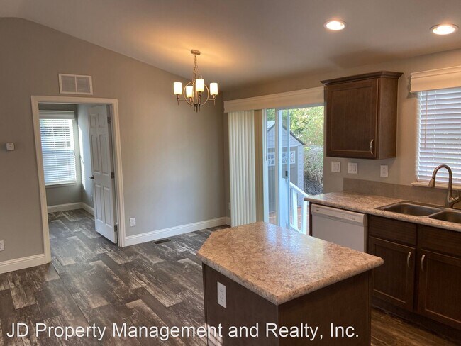 Foto del edificio - 2 br, 2 bath House - 9230 Campo Rd.