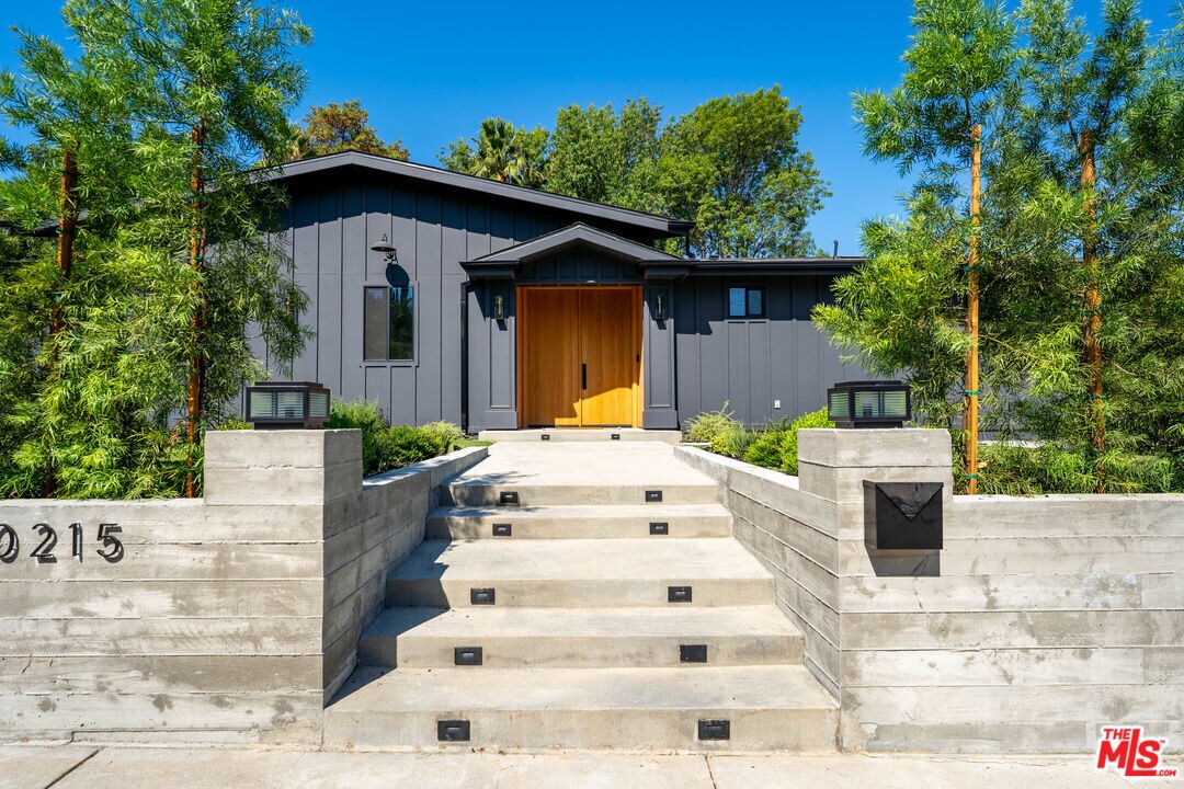 Primary Photo - 20215 Lorenzana Dr