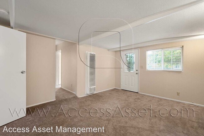 Building Photo - 3 br, 1 bath House - 32860 Wildomar Rd
