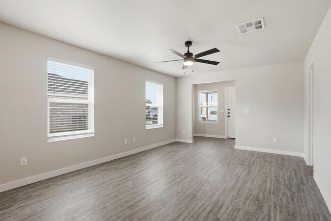 Building Photo - 434 Elmont St