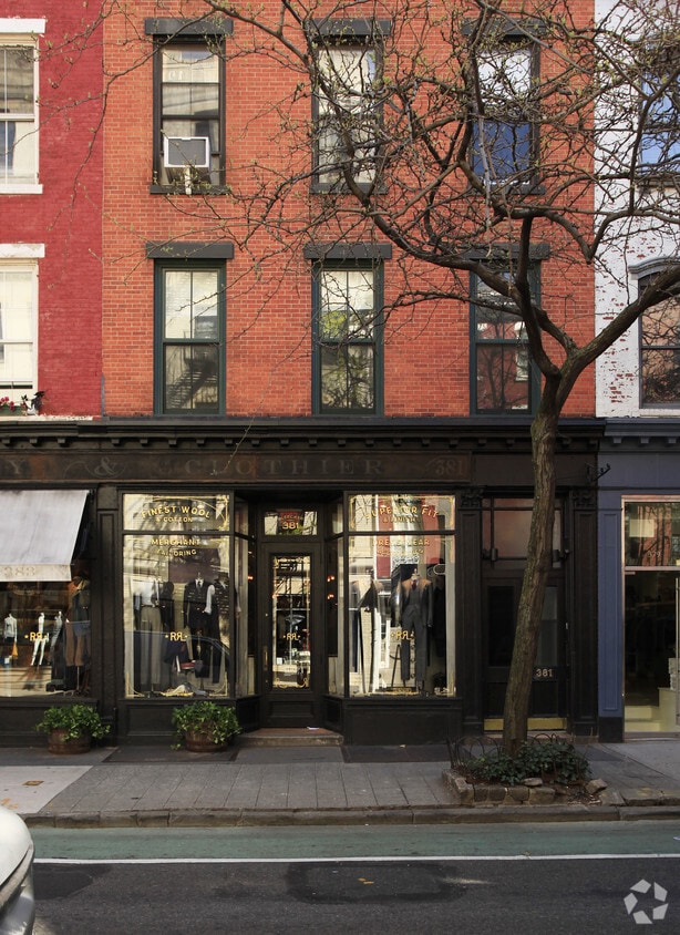 Building Photo - 381 BLEECKER St