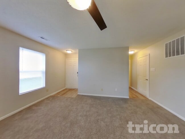 Foto del edificio - 3146 Brandenburg Dr