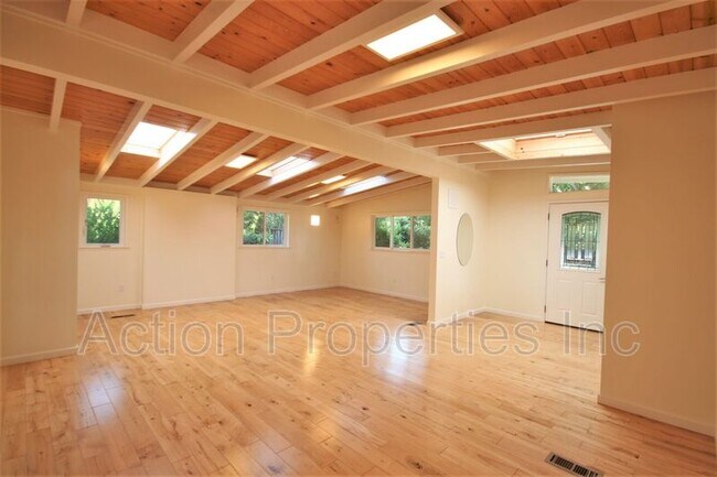 Building Photo - 2480 Whitney Dr