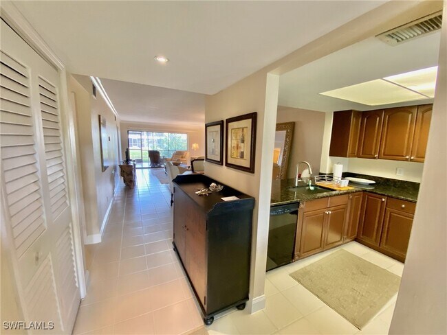 Foto del edificio - 145 Cypress Way E