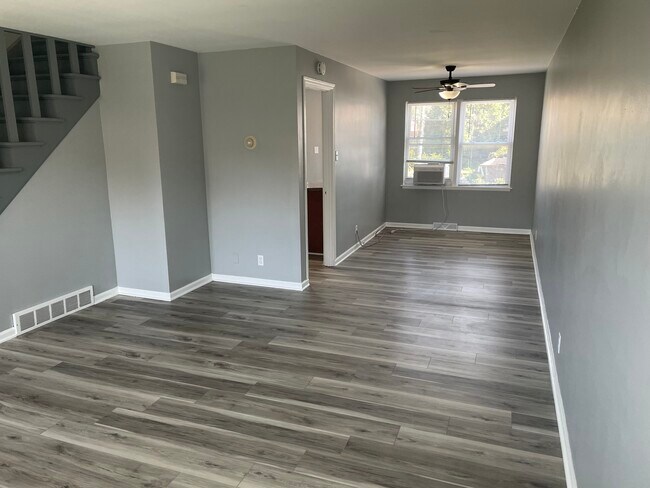 Sala de estar/comedor - 1801 Lake Ave