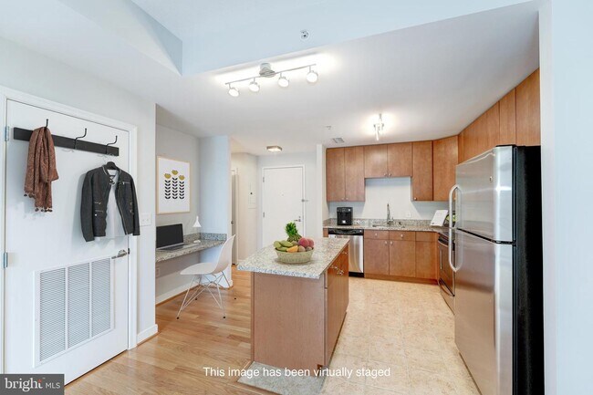 Building Photo - 155 Potomac Passage