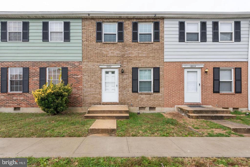 Foto principal - 8202 Marlton Ct