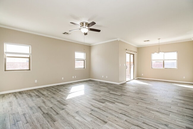 Building Photo - 261 N Valle Verde