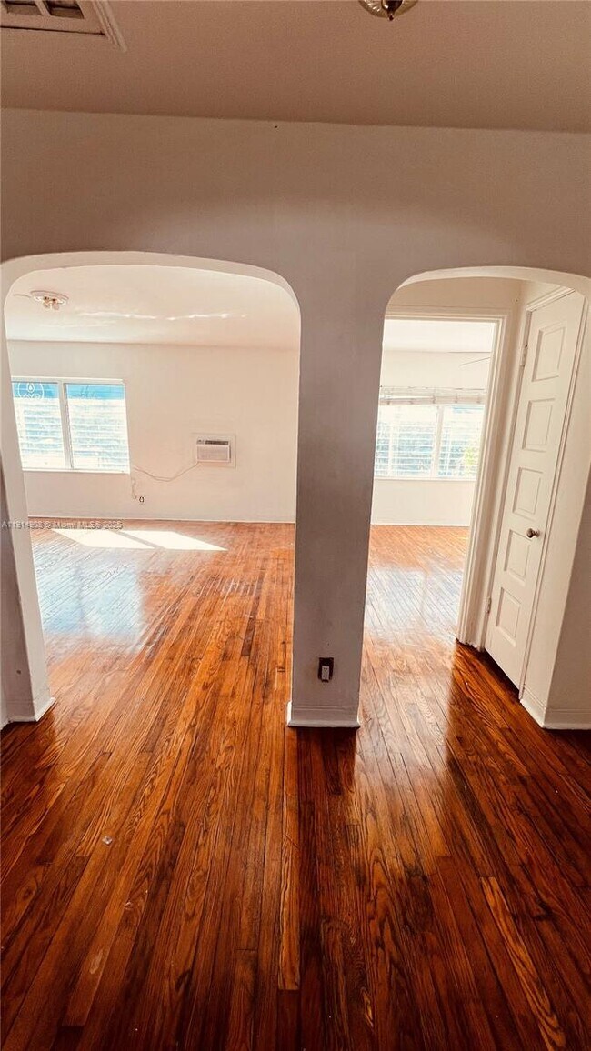 Foto del edificio - 1845 Bay Rd