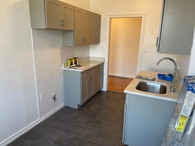 Foto del edificio - 1 bedroom in BRONX NY 10468