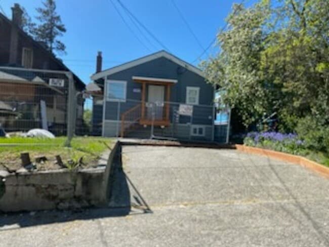 Building Photo - 1151904