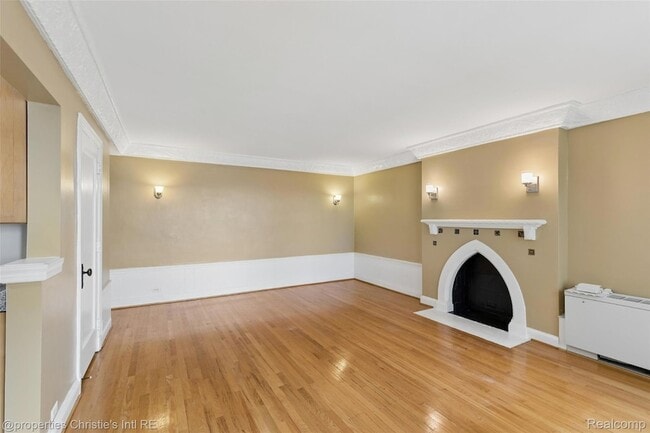 Building Photo - 15 E Kirby St