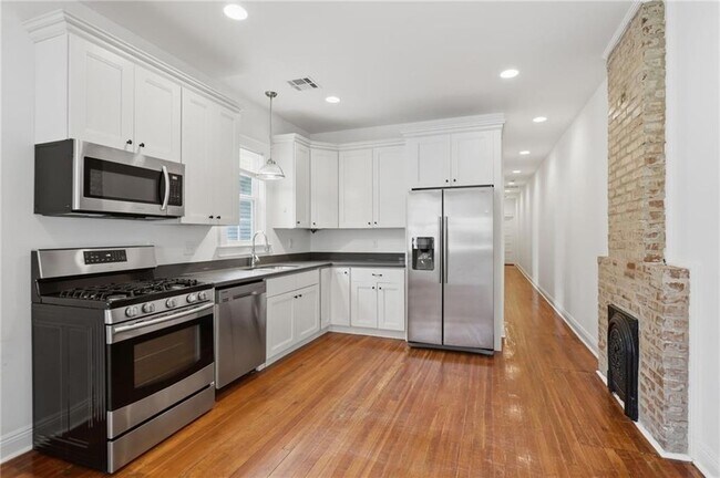 Building Photo - 1817 Lowerline St