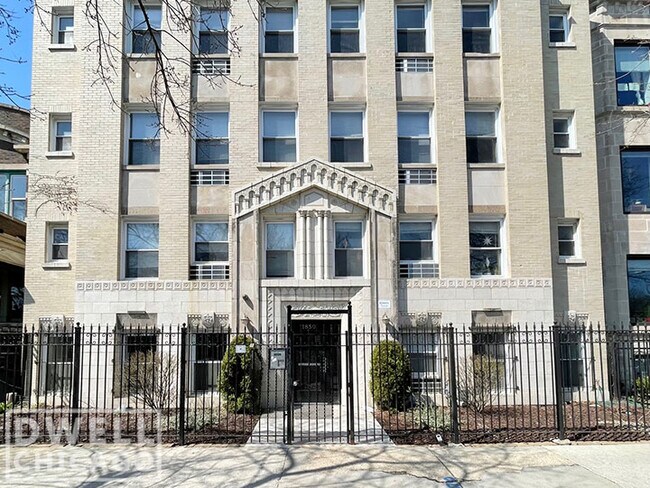 Foto del edificio - 1820 N Humboldt Blvd