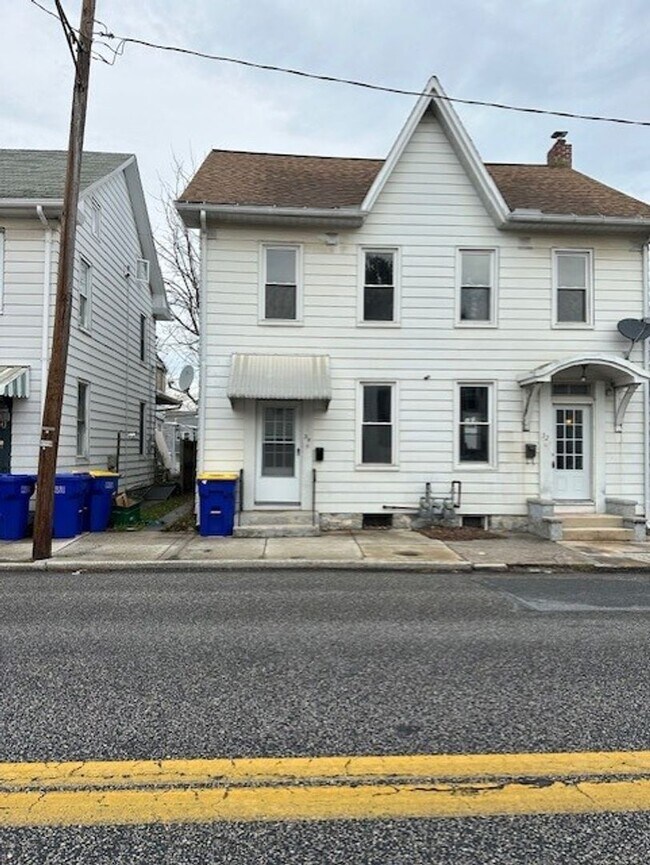 Building Photo - 32-34 W Simpson St