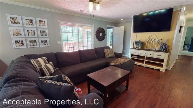 Building Photo - 4 br, 2 bath House - 2601 Poyner Drive