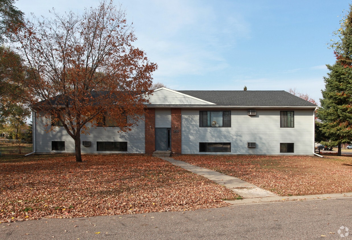 879 Helen St, Prescott, WI 54021 Apartments in Prescott, WI