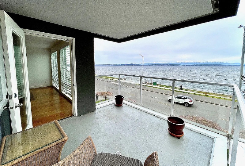 Photo - 1402 Alki Ave SW (Seattle, WA)