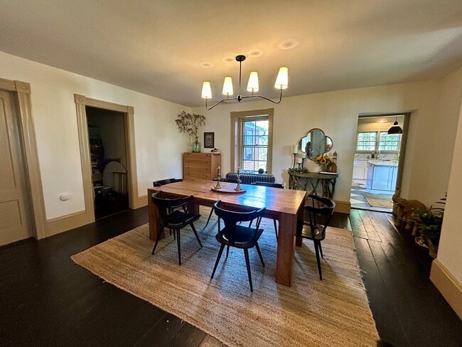 Dining room - 764 Main St