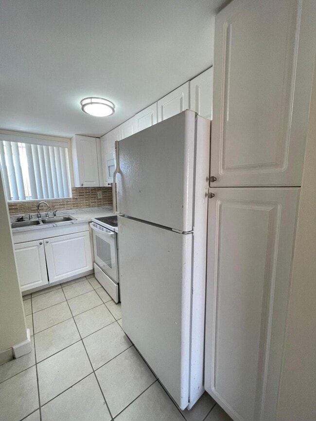 Foto del edificio - 1501 Crescent Cir