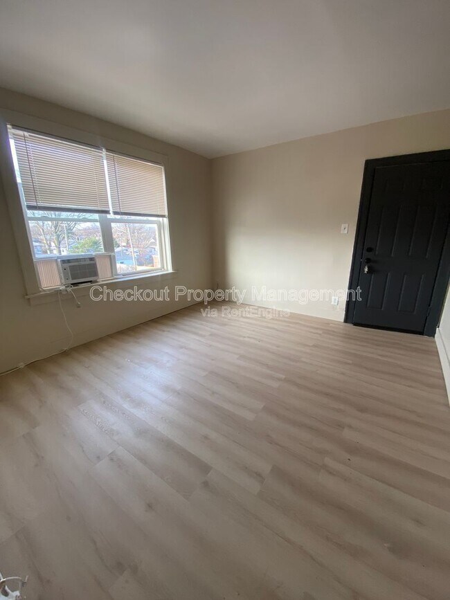 Foto del edificio - 4301 Potomac St