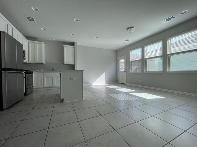 Building Photo - 2137 Arendale Dr