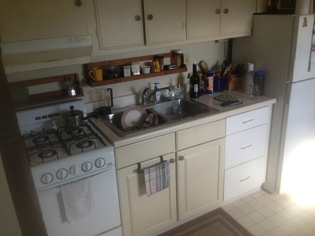 Interior Photo - 721 9th St