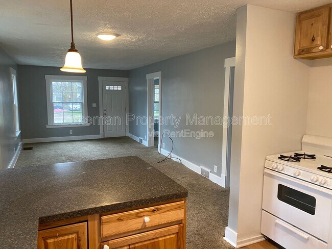 Foto del edificio - 117 Nelson Ave