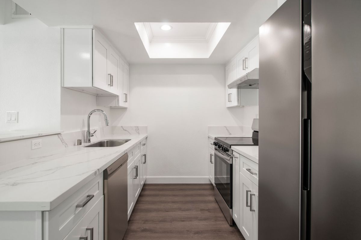 Foto del edificio - 9055 Alcott St