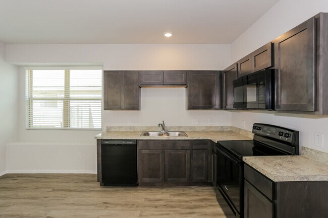 Foto del edificio - 5512 Eagle Point Dr