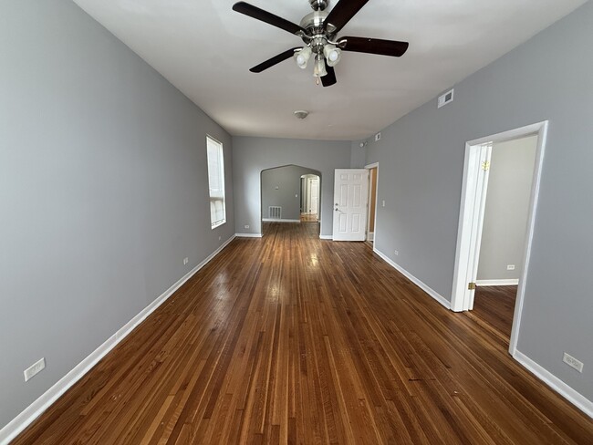 Foto del edificio - 232 N Leamington Ave
