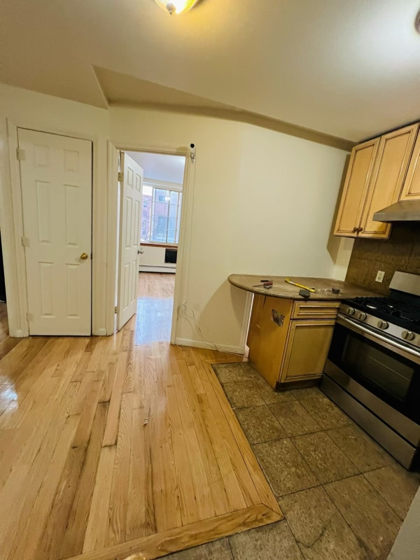 Building Photo - 132-30 Pople Ave