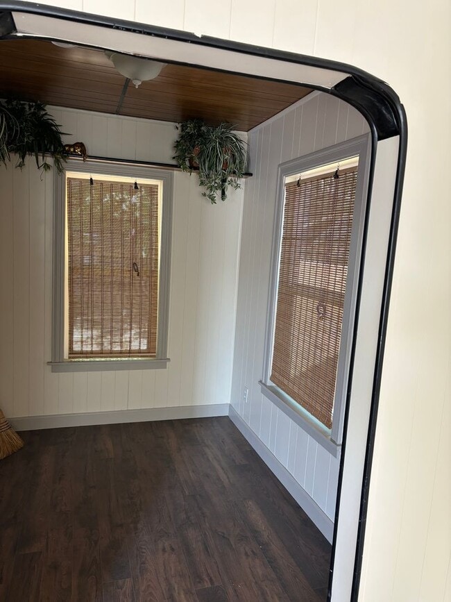 Building Photo - 1 B/R 1 B/A Charming House in Yuba City AVAILABLE NOW