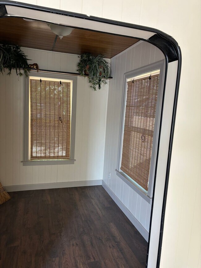 Foto del edificio - 1 B/R 1 B/A Charming House in Yuba City AVAILABLE NOW