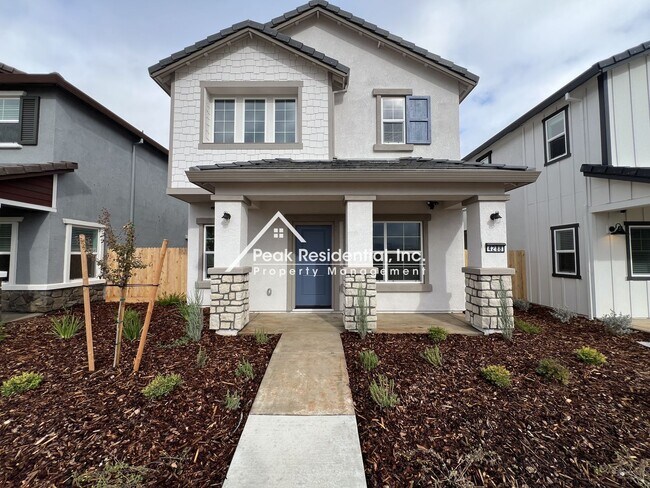 Foto del edificio - Brand New 4bd/3a Rancho Cordova Home-Must See!