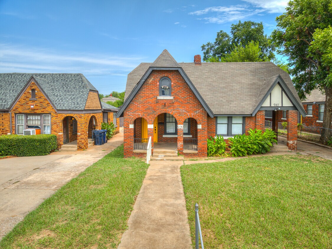 Primary Photo - 939 NE 16th St