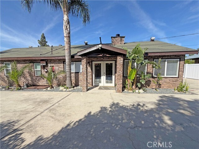 Building Photo - 621 E Pine St