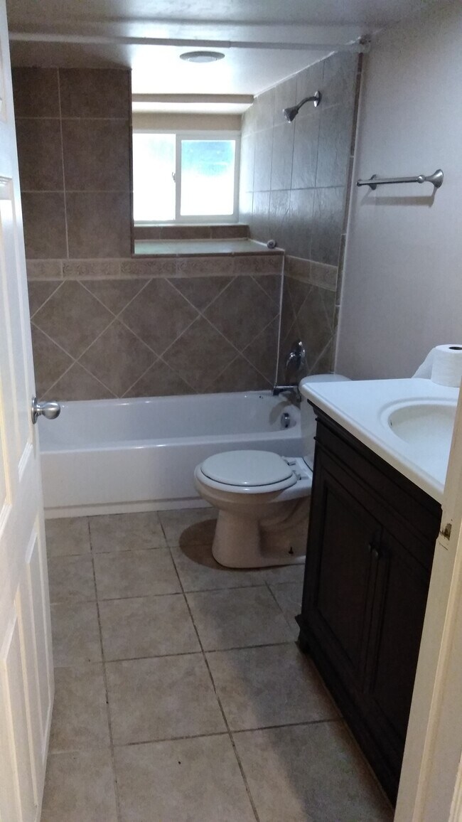 Bathroom - 523 S 1200 E