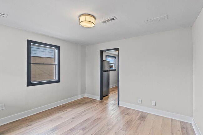 Foto del edificio - 934 Garibaldi St SW