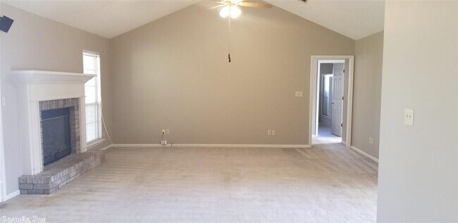 Building Photo - 6 Post Oak Loop