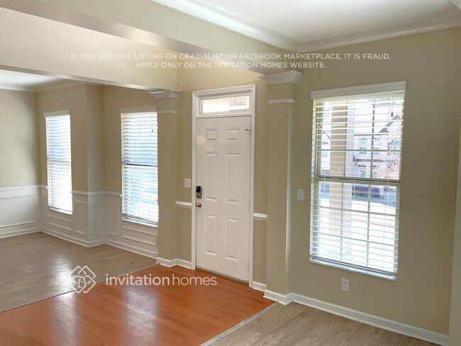Foto del edificio - 5442 Rosehall Pl