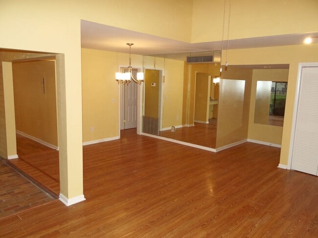 Building Photo - 2 bed / 2 bath condo - ask about move in discount