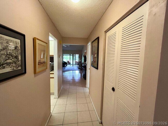 Foto del edificio - 10058 Laurelwood Pl