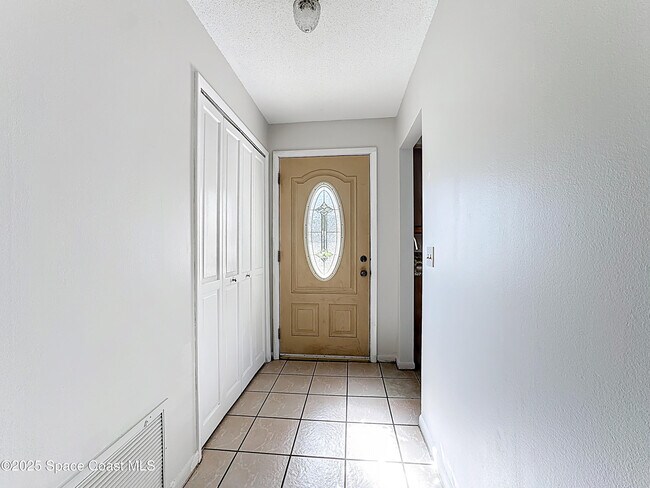 Building Photo - 1076 Coronado Dr