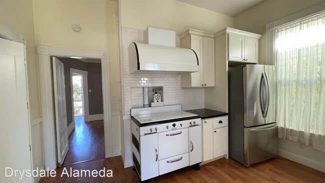 Building Photo - 3 br, 2 bath House - 2160 Alameda Ave