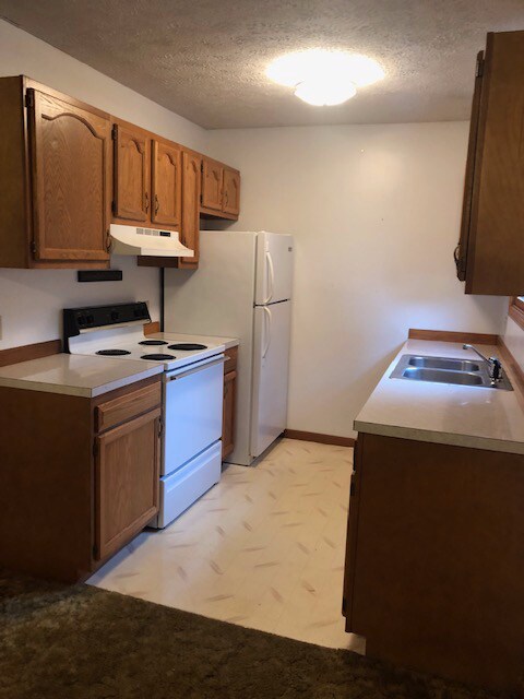 Foto del edificio - 651 Bob White Ln