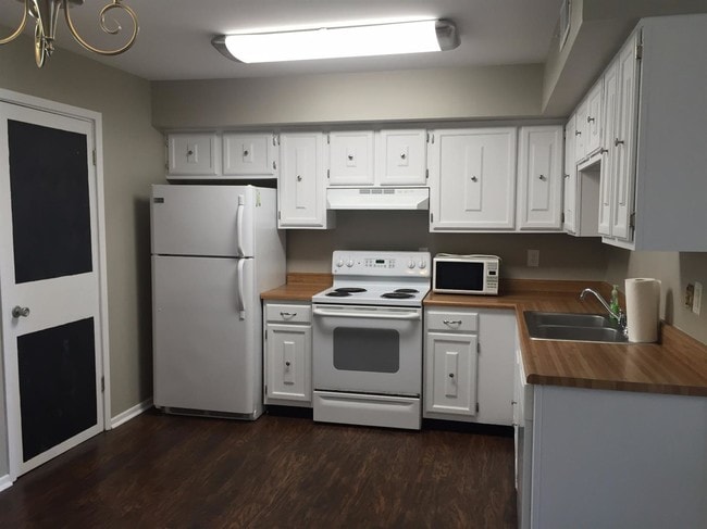 Building Photo - 199 S Eagle Creek Dr