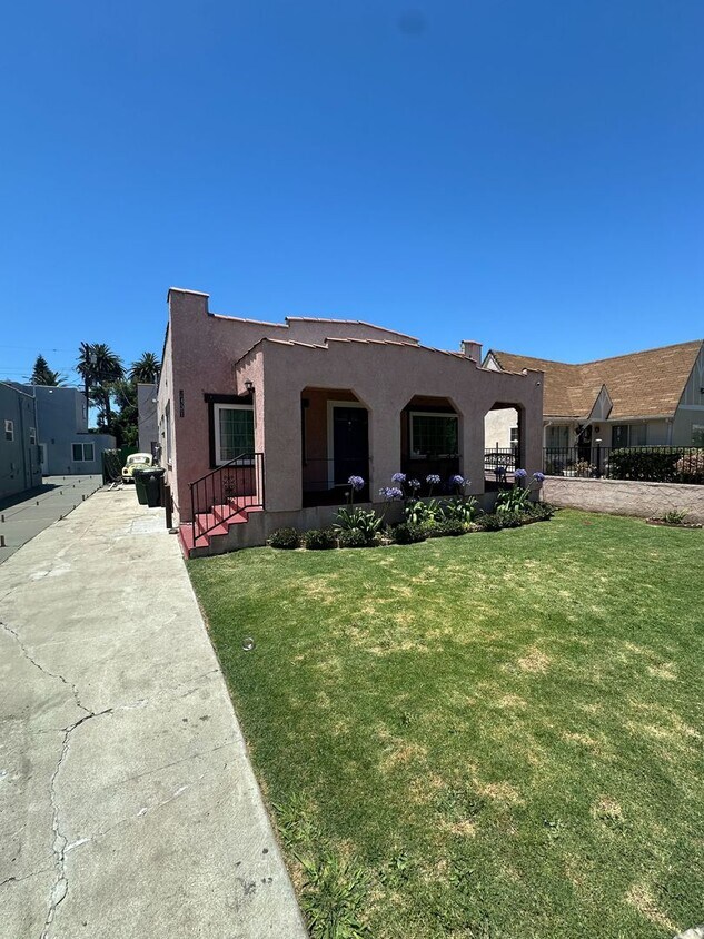 2431 Cochran Ave Unit HOUSE, Los Angeles, CA 90016 Room for Rent in