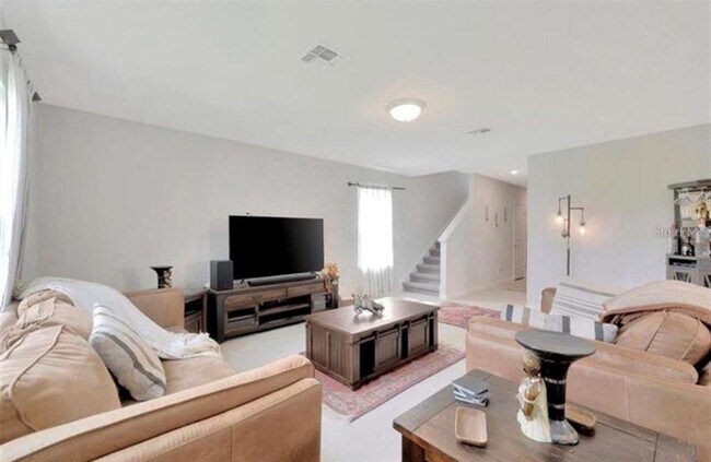 Foto del edificio - 9079 Royal River Cir