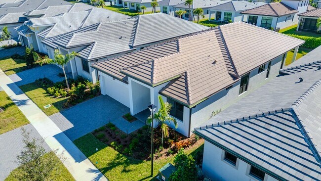 Building Photo - 9155 SW Esule Way